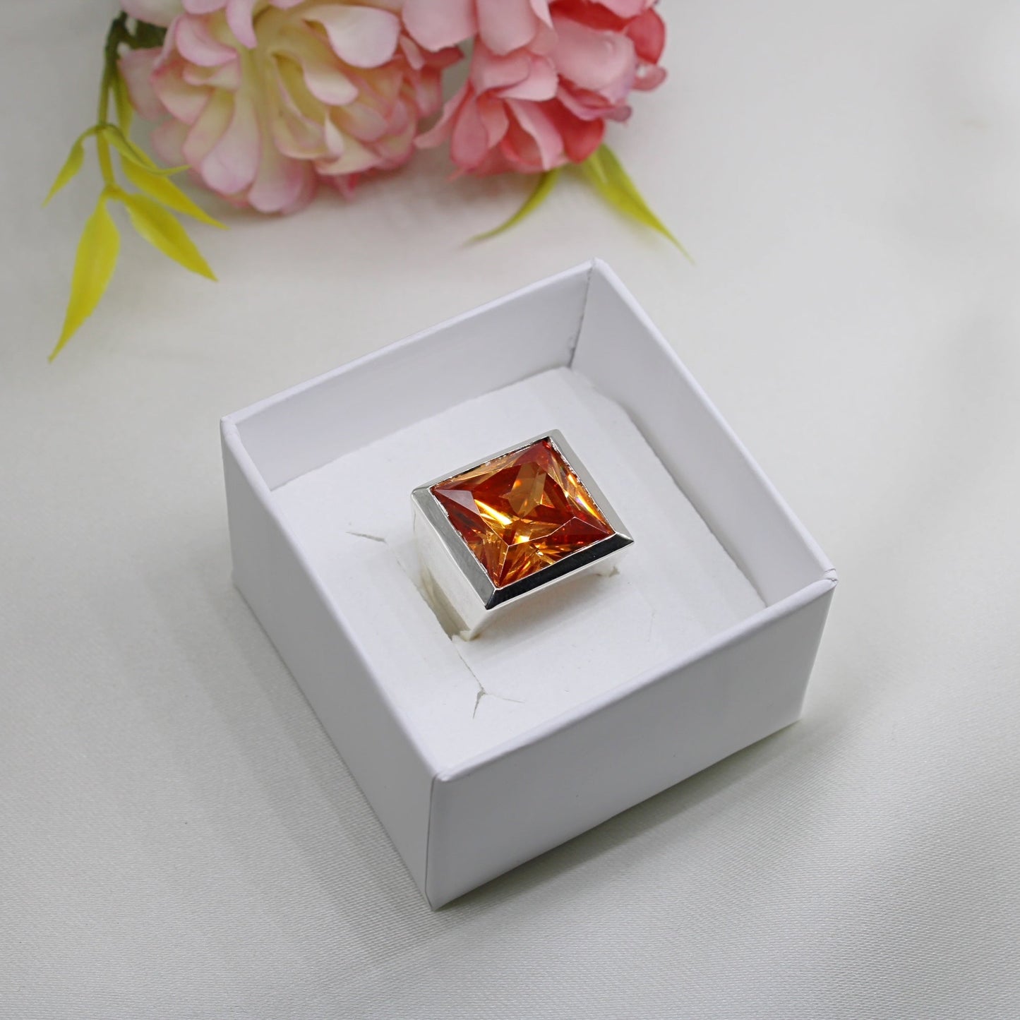 Anello Cubo Grande