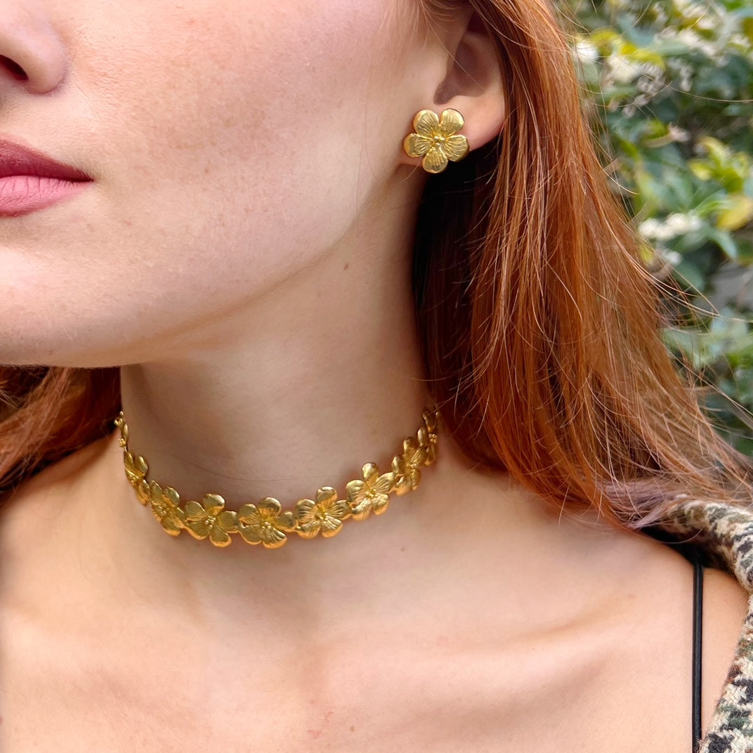 Hibiscus choker