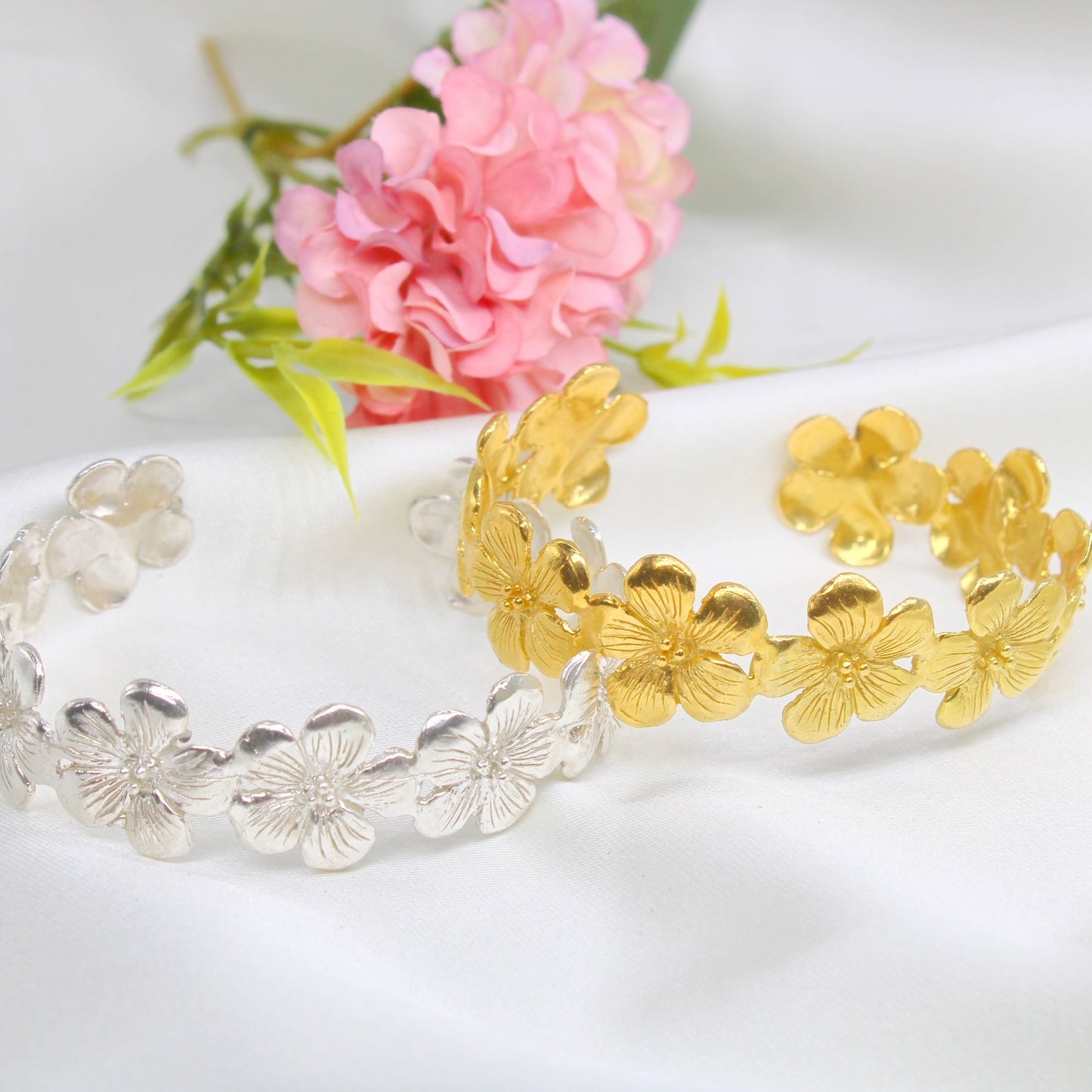 Hibiscus Bracelet