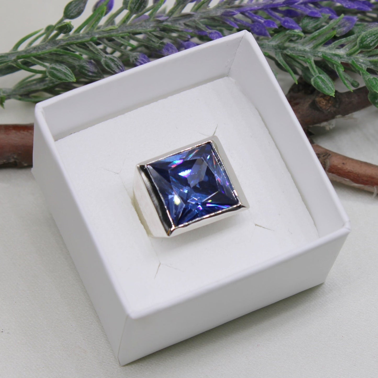 Anello Cubo Grande